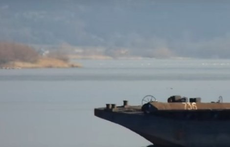 Un barbat a murit, dupa impactul unei barci cu o barja pe Dunare