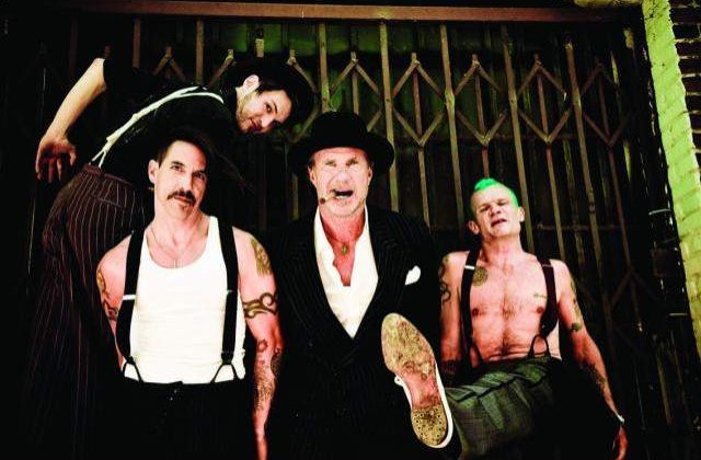 Cat costa biletele la Red Hot Chili Peppers?