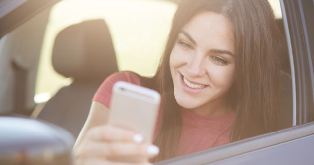 Proiectul pentru sanctionarea soferilor care se filmeaza in timp ce conduc a fost respins: un proiect similar va fi depus peste doua saptamani