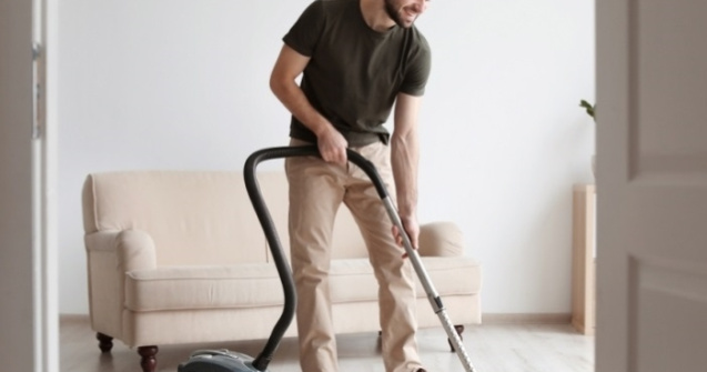 Ce faci cand ai musafiri nepoftiti si trebuie sa faci curatenie in 15 minute sau mai putin