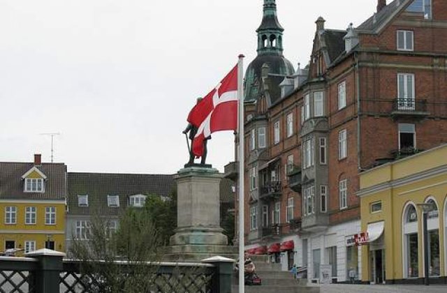 Romani umiliti de politia din Danemarca fara motiv