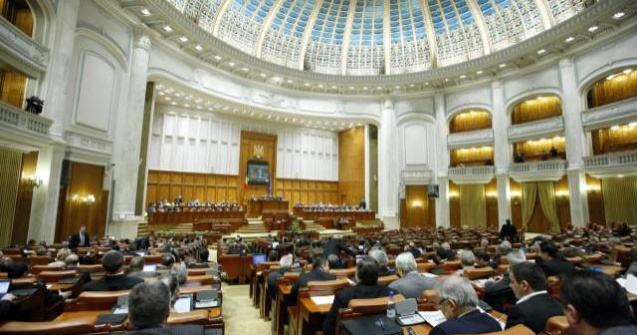 Parlamentul a adoptat bugetul pe 2012
