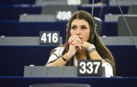  Video  Elena Basescu, "Elena Ceausescu" a PE