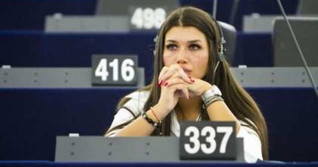  Video  Elena Basescu, "Elena Ceausescu" a PE