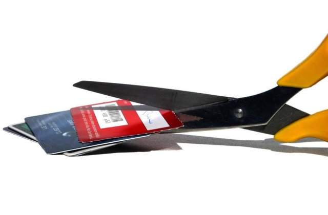 Atac de phishing la banca: Mai multe carduri au fost blocate