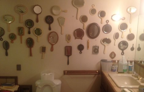  Top  10+ cele mai ciudate lucruri gasite de adulti in casa in care au copilarit