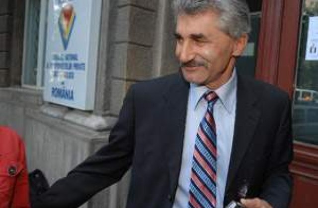 Pedelistul Ioan Oltean si-a supus la vot propriul numar de telefon