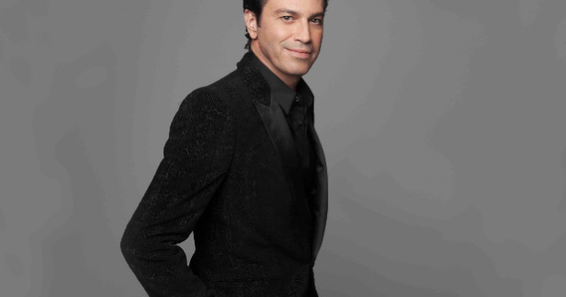 Tenorul Mario Frangoulis canta in premiera in Romania