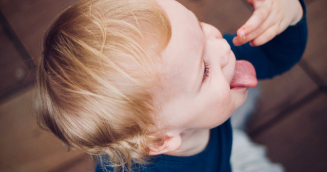 Studiu: Alimentatia bogata in peste poate reduce simptomele astmului la copii