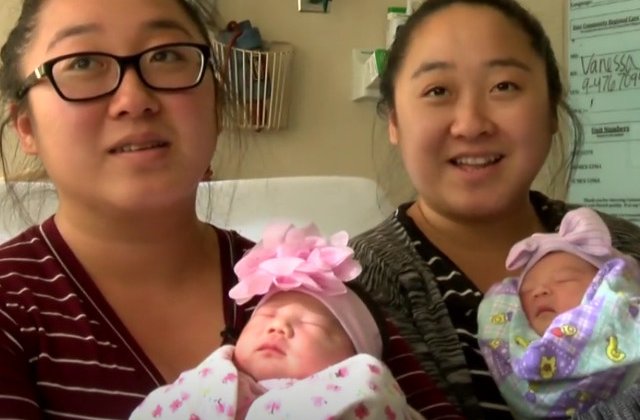 Doua surori gemene din SUA au nascut in aceeasi zi