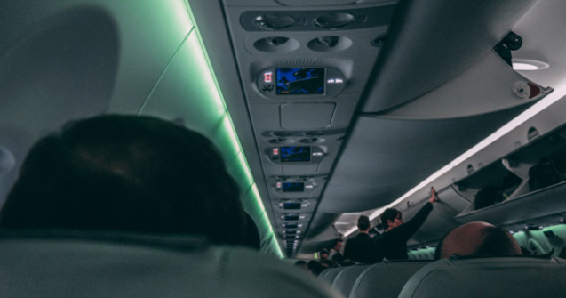 Pasagerii unei curse aeriene, revoltati de mirosul emanat de un fruct durian aflat in cala avionului