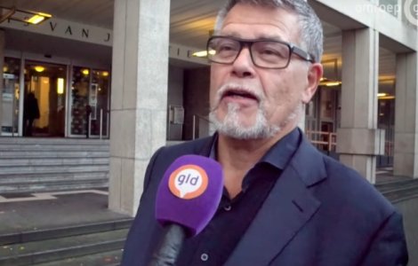 Un barbat de 69 de ani vrea sa isi schimbe legal varsta din buletin pentru a fi mai tanar cu 20 de ani