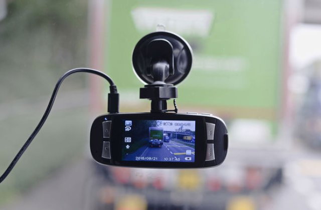 Proiect de lege in dezbatere publica: Politia sa poata constata contraventiile si in baza inregistrarilor video trimise de ceilalti participanti la trafic