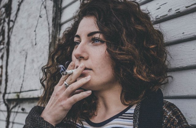 Studiu: Fumatul si diabetul, asociate cu un risc mai mare de atac de cord la femei