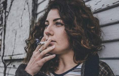 Studiu: Fumatul si diabetul, asociate cu un risc mai mare de atac de cord la femei