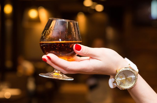 Tu stii care este diferenta intre coniac si brandy?