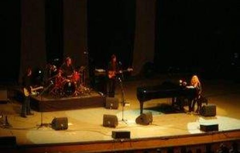 Vonda Shepard a adus ritmurile din 'Ally McBeal' la Bucuresti