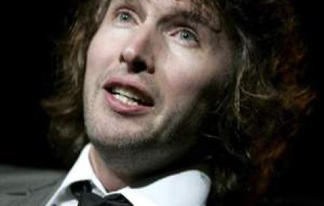 James Blunt aniverseaza 35 de ani cu slana si zacusca