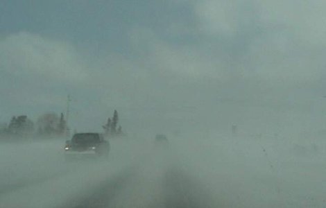 Bistrita: Viscolul ingreuneaza circulatia in Pasul Tihuta