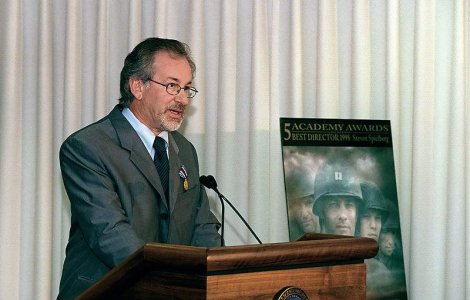  Video  La multi ani Steven Spielberg!