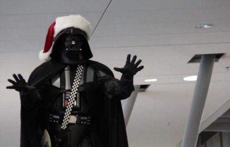  Video  Darth Vader, plecat cu colindul