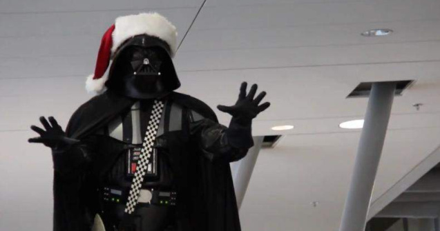  Video  Darth Vader, plecat cu colindul