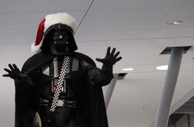 [VIDEO] Darth Vader, plecat cu colindul