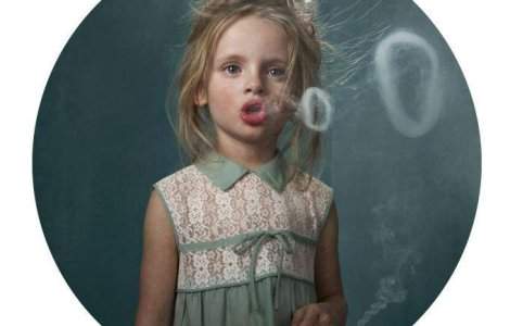 Galerie foto socanta: "Copii fumand"