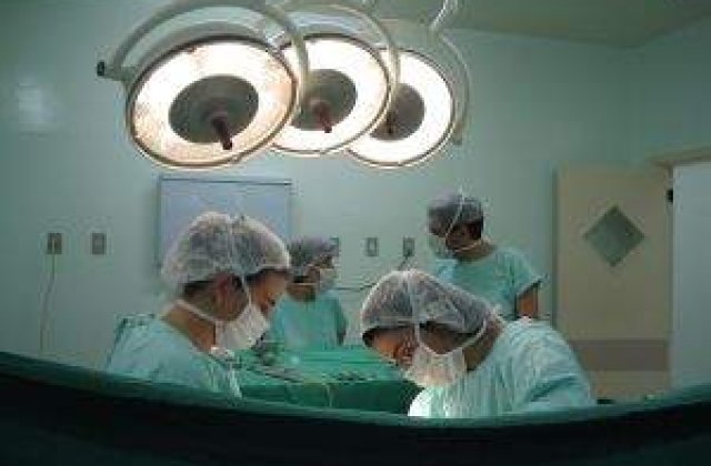 Medici romani, pregatiti pe bani elvetieni