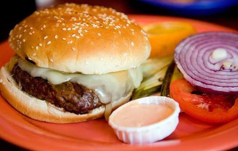 5 motive pentru care greii din fast-food intra in cladirile de birouri