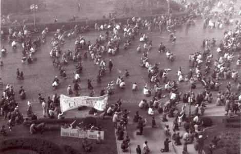 Revolutionarii au protestat la Guvern, din nou