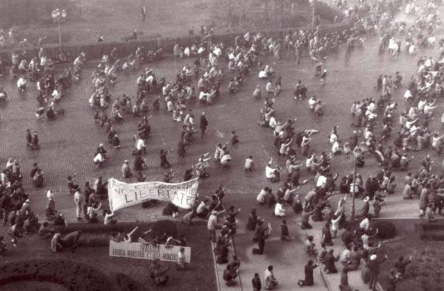 Revolutionarii au protestat la Guvern, din nou