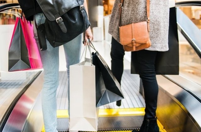 8 motive pentru care cheltui mai multi bani decat ar trebui