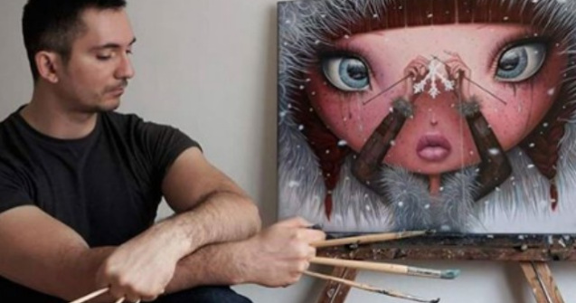 Poze unice ale unui artist roman cu interiorul instrumentelor muzicale