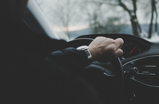 Un primar care conducea fara permis de 10 ani, surprins pe un drum judetean cu exces de viteza