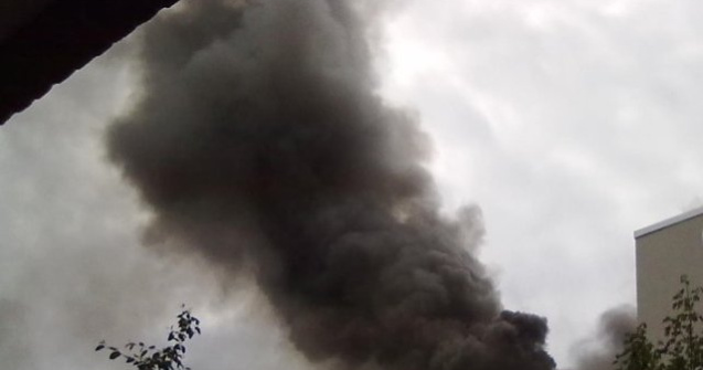 Incendiu la un depozit de mase plastice, in Ploiesti. Populatia, sfatuita sa ramana in locuinte