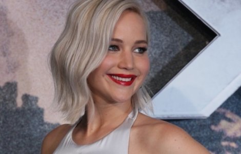  Top  10+ schimbari de look si aparitii ale actritei Jennifer Lawrence din ultimii zece ani care au atras atentia tuturor