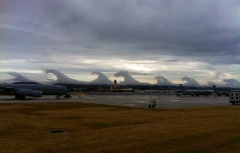  Video  Fenomen uimitor: Norii-tsunami