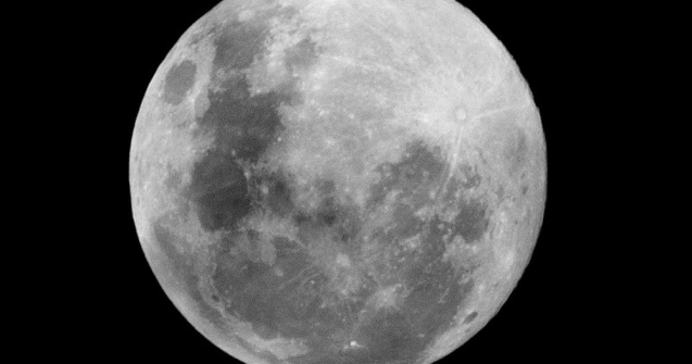 Terra are mai multe Luni!