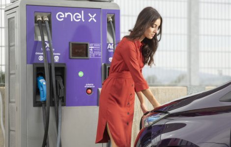 Enel va dezvolta in Romania o retea de 2.500 de puncte de incarcare pentru masini electrice: statiile vor avea puteri de pana la 150 kW