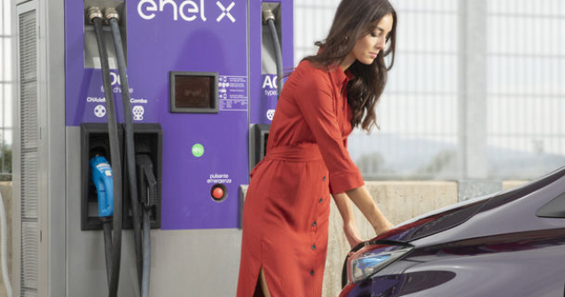 Enel va dezvolta in Romania o retea de 2.500 de puncte de incarcare pentru masini electrice: statiile vor avea puteri de pana la 150 kW
