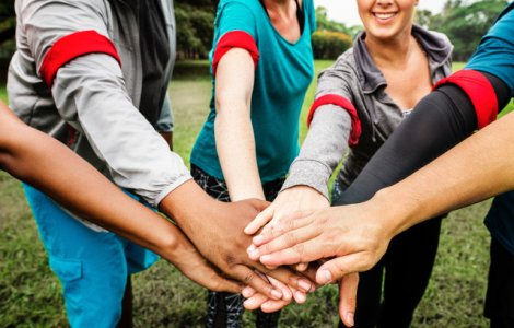  Top  Voluntariatul aduce recompense mai valoroase decat banii: 8 motive pentru a-i ajuta dezinteresat pe cei din jur