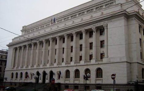 BNR va mentine cursul euro in 2012, dar va rata inflatia