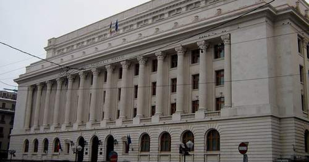 BNR va mentine cursul euro in 2012, dar va rata inflatia