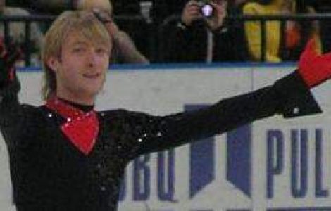 Plusenko, campion la patinaj