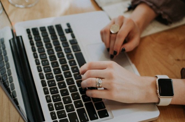 eMAG a anuntat zece dintre produsele reduse de Black Friday 2018