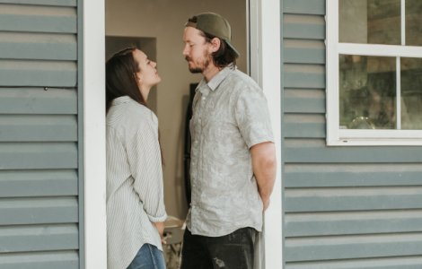  Top  Il verifici constant: 7 semne care arata ca iti dadacesti prea mult partenerul