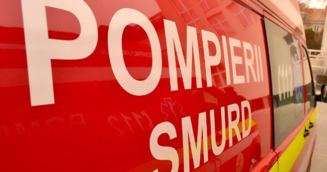 Doi oameni au fost gasiti carbonizati intr-un autoturism rasturnat pe o sosea din Arad