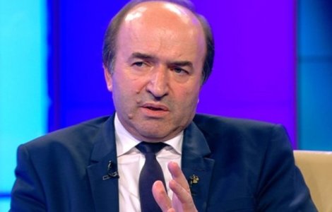 Toader catre Lazar: Va place functia de general; in momente cheie ati fost ba in China, ba in Africa de Sud
