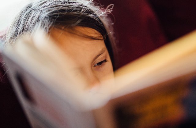 Programul National Prima Lumina. USR propune solutii pentru copiii care invata la lumanare